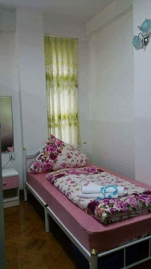 Adler Lady Hostel - Ladies Only Yangon Esterno foto